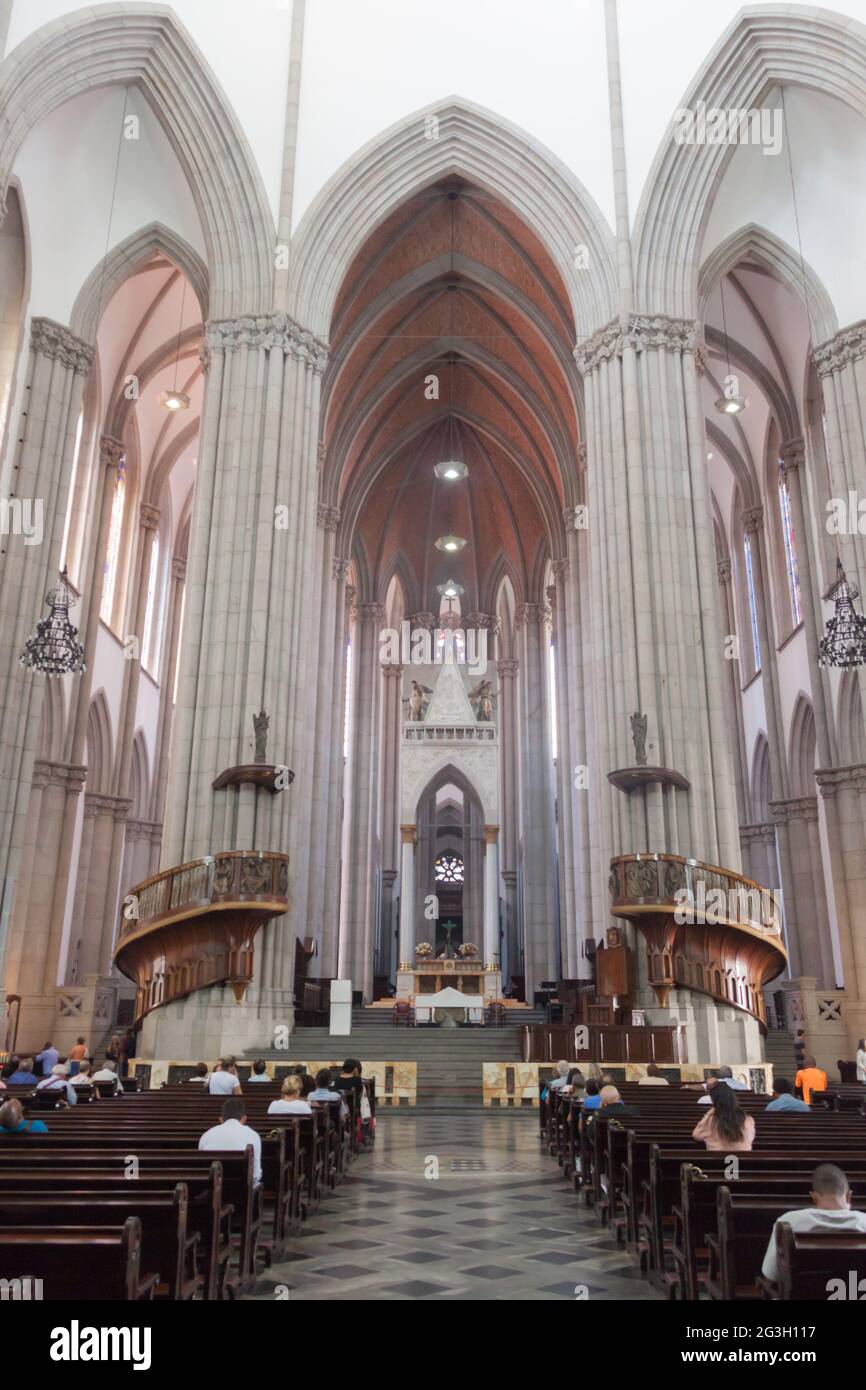 SAN PAOLO, BRASILE - 3 FEBBRAIO 2015: Interno della cattedrale di Catedral da se a San Paolo, Brasile Foto Stock