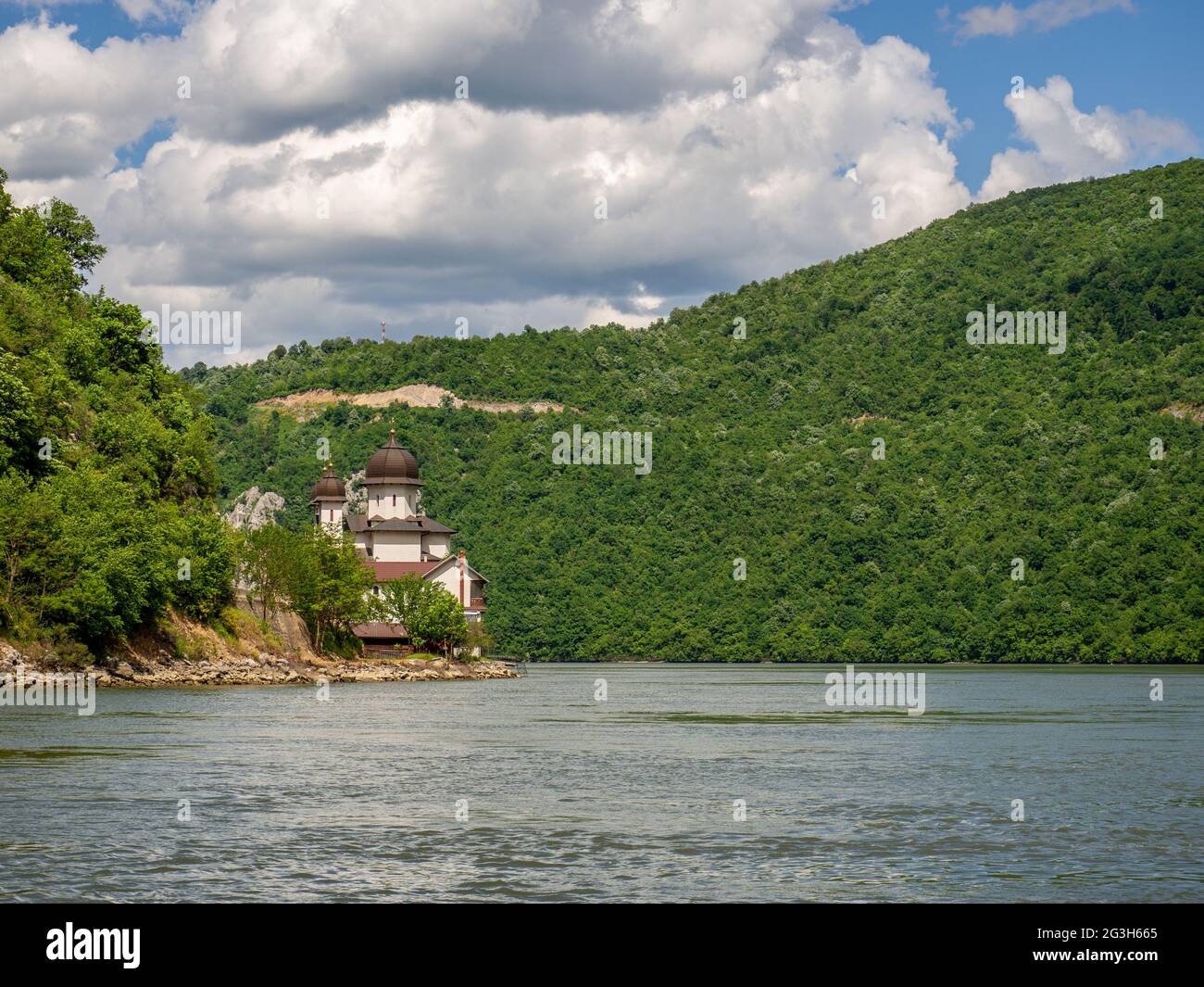 monastero di mraconia, vicino a orsova, romania, sulla riva del danubio Foto Stock