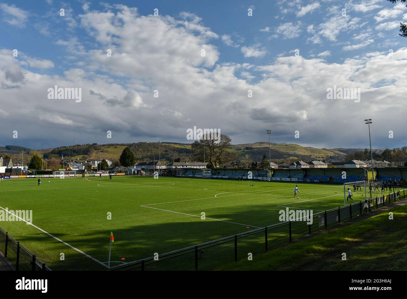 Bala, Galles 10 aprile 2021. JD Cymru Premier match tra Bala Town e i nuovi Santi, giocato a Maes Tegid,Bala. Foto Stock