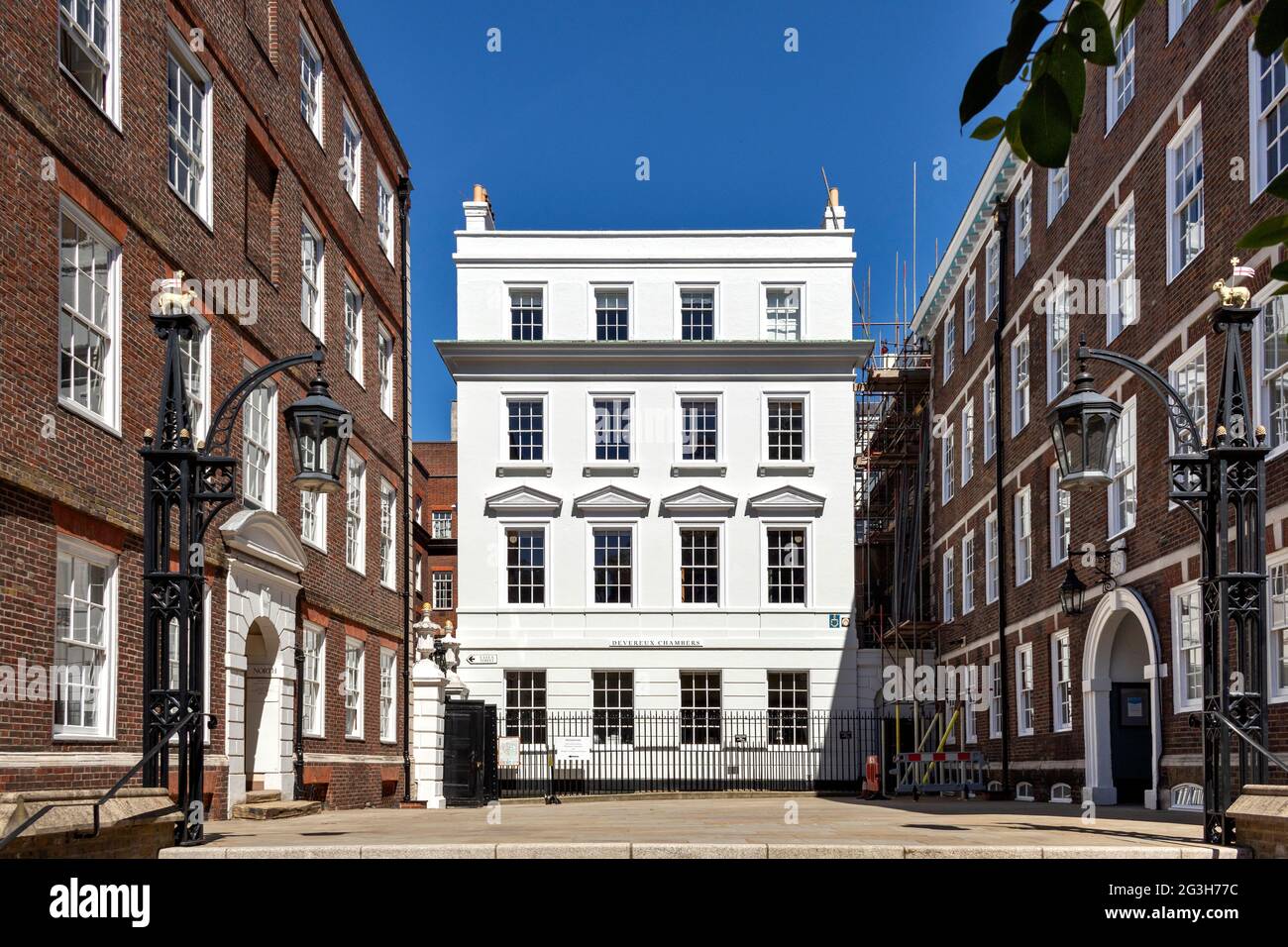 LONDRA INGHILTERRA MIDDLE TEMPLE COURTYARD DEVEREUX CHAMBERS BUILDINGS Foto Stock