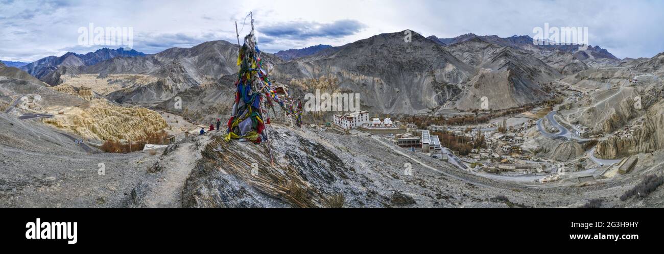 Scenic vista panoramica dall'Leh monastero complesso in Ladakh Foto Stock