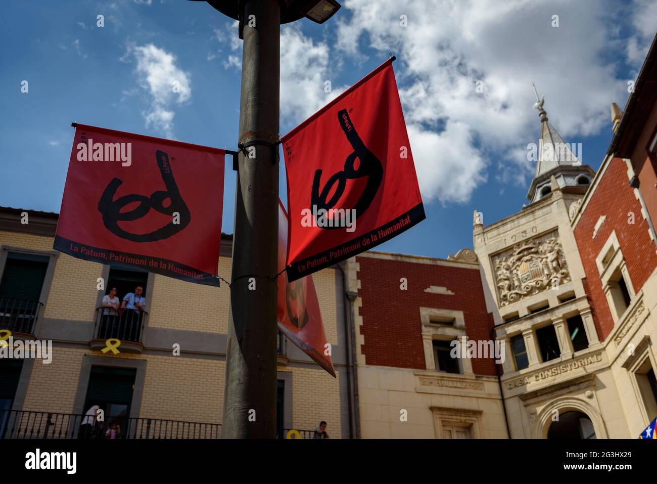 Piazza Sant Pere durante la celebrazione del festival Patum de Berga (Barcellona, Catalogna, Spagna) Foto Stock