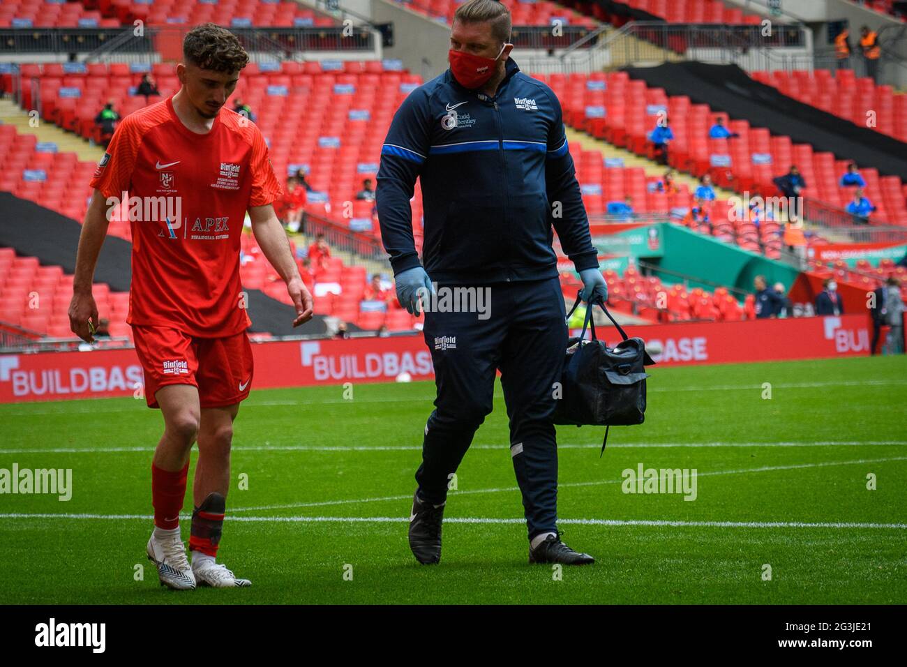 Londra, Inghilterra 22 maggio 2021. La Buildbase fa Vase Final tra il Binfield FC e il Warrington Rylands 1906 ha giocato al Wembley Stadium. Foto Stock