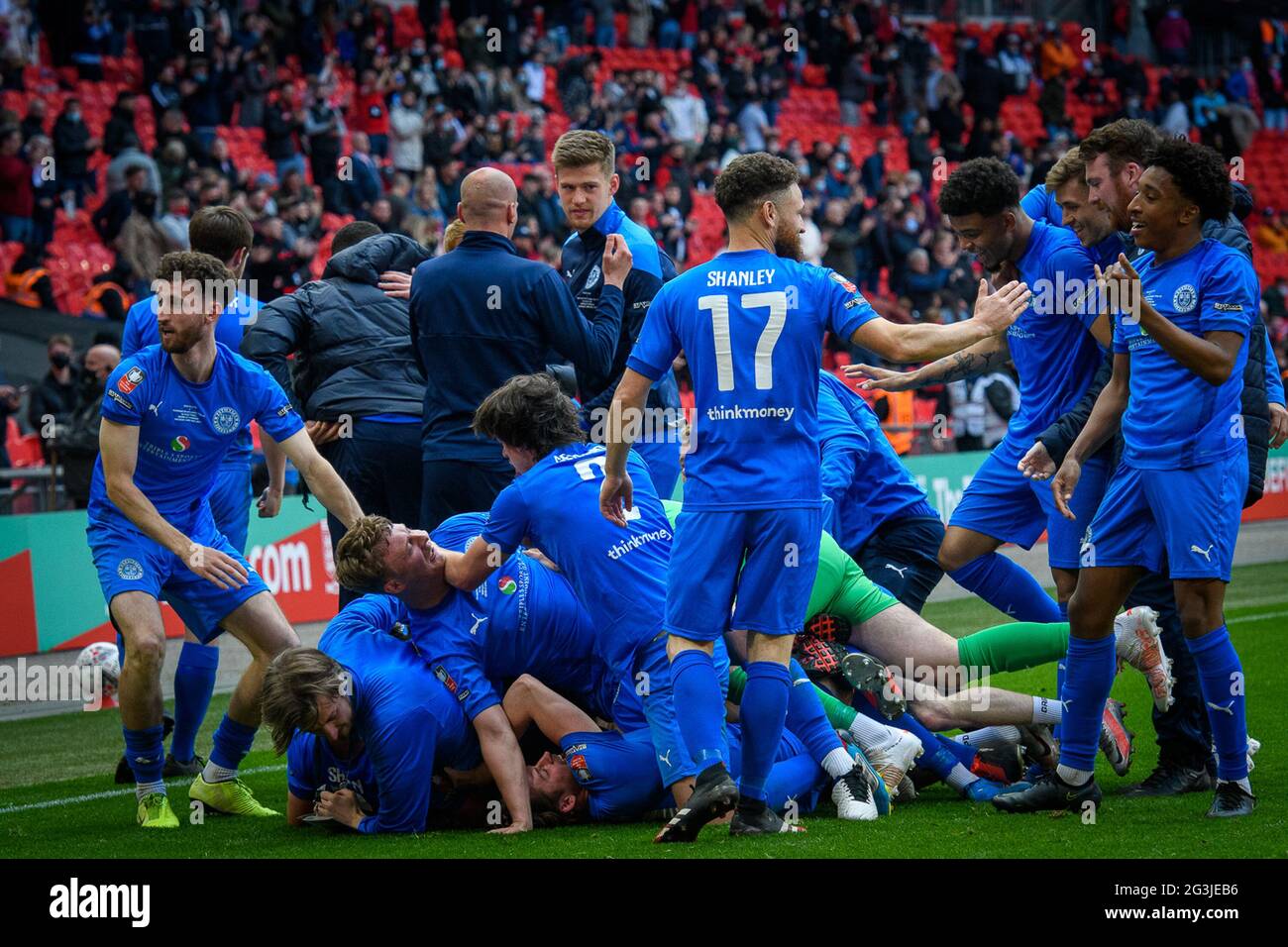 Londra, Inghilterra 22 maggio 2021. La Buildbase fa Vase Final tra il Binfield FC e il Warrington Rylands 1906 ha giocato al Wembley Stadium. Foto Stock