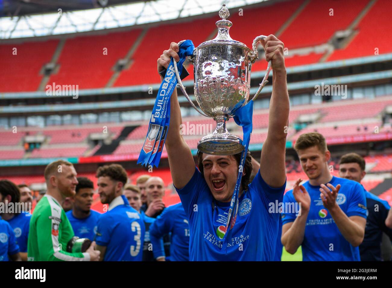 Londra, Inghilterra 22 maggio 2021. La Buildbase fa Vase Final tra il Binfield FC e il Warrington Rylands 1906 ha giocato al Wembley Stadium. Foto Stock