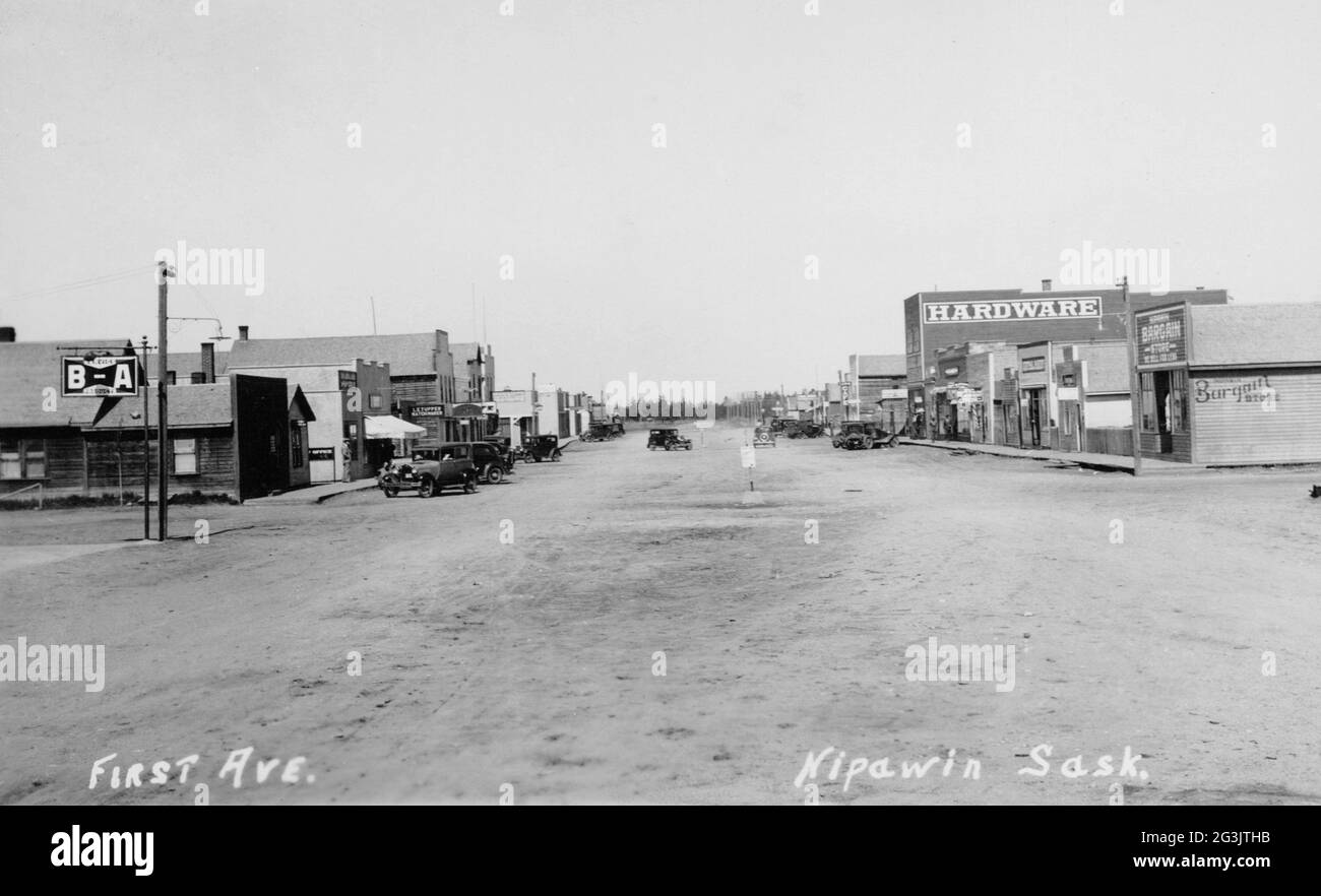 First Avenue, Nipawin Saskatchewan Canada, fotografo sconosciuto, cartolina d'epoca. Foto Stock