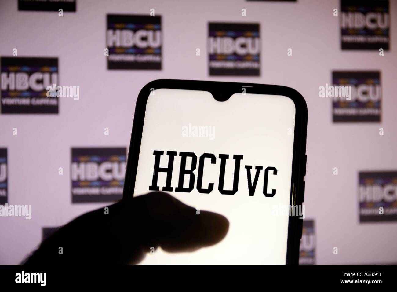 Brasile. 16 Giugno 2021. In questa illustrazione fotografica, un logo storicamente nero università e università (HBCU) visto su uno smartphone e sullo sfondo. Credit: Rafael Henrique/SOPA Images/ZUMA Wire/Alamy Live News Foto Stock