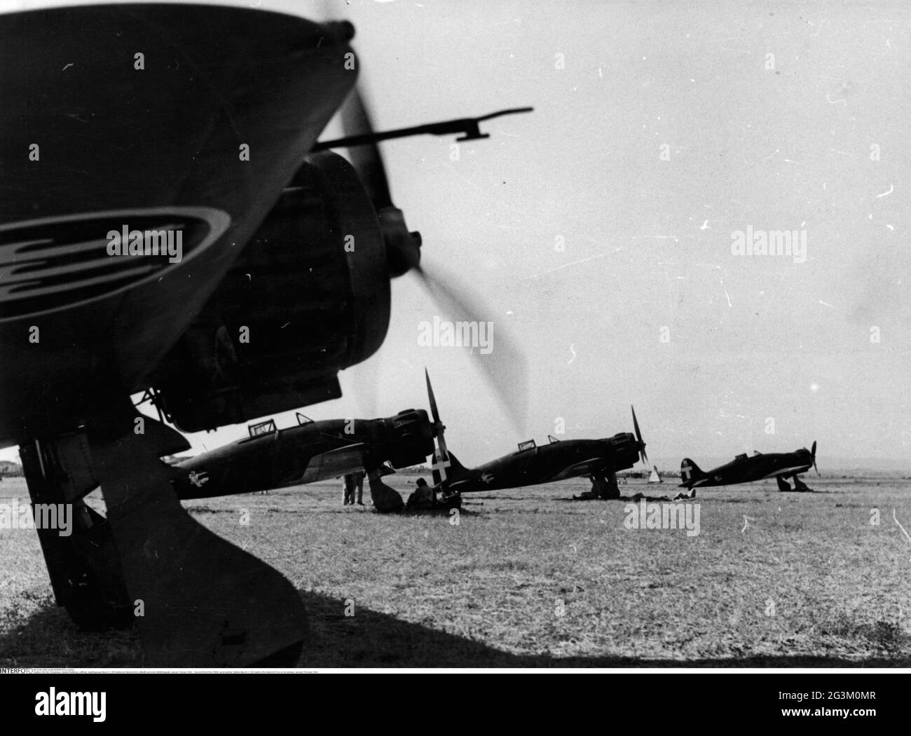 Seconda guerra mondiale / seconda guerra mondiale, guerra aerea, combattenti Macchi C. 200 Saetta dell'Aeronautica militare Italiana su base aerea, EDITORIALE-USO-SOLO Foto Stock