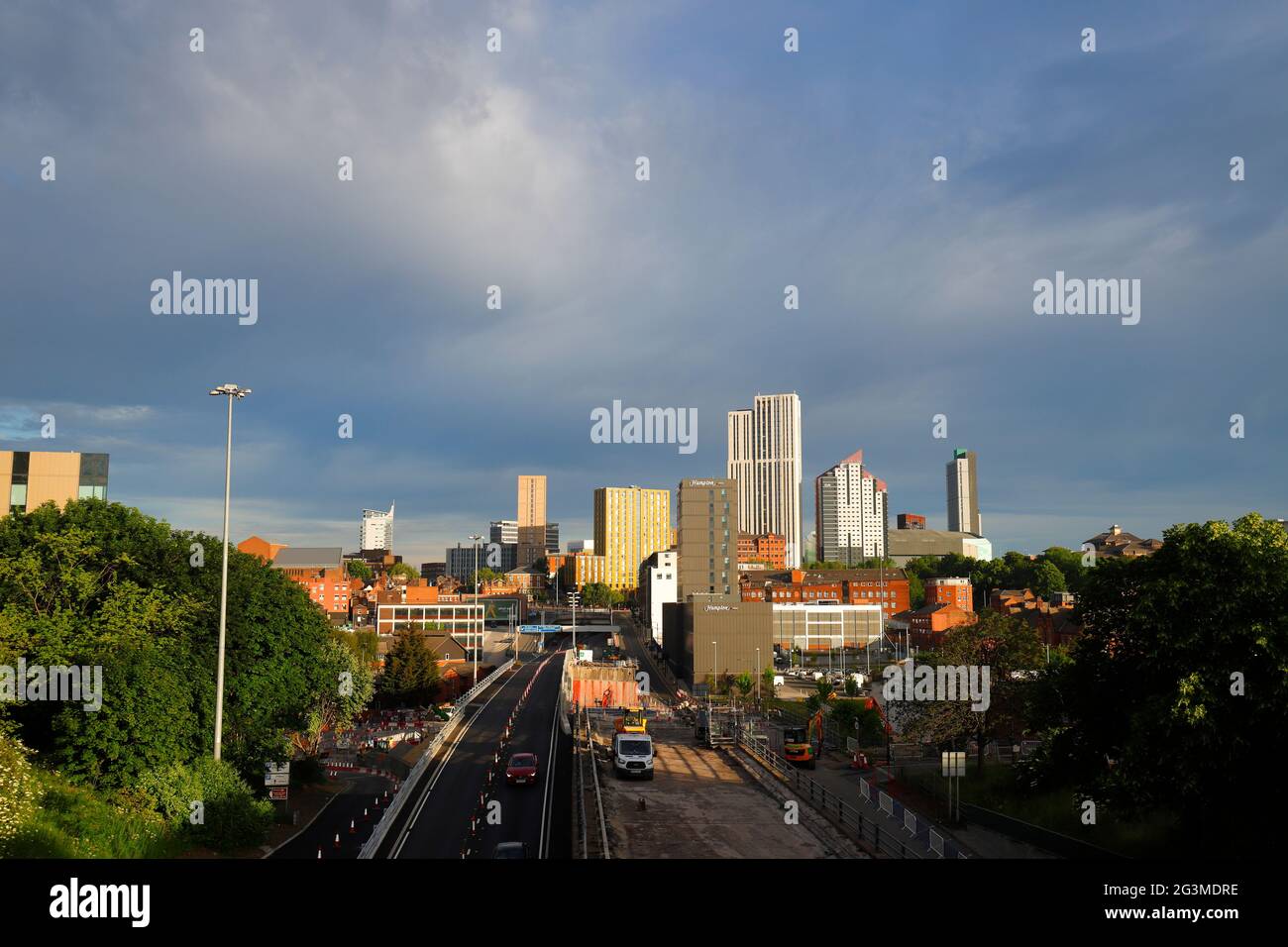 Gli edifici per studenti del quartiere Arena di Leeds includono l'edificio più alto dello Yorkshire, la "Altus House" Foto Stock