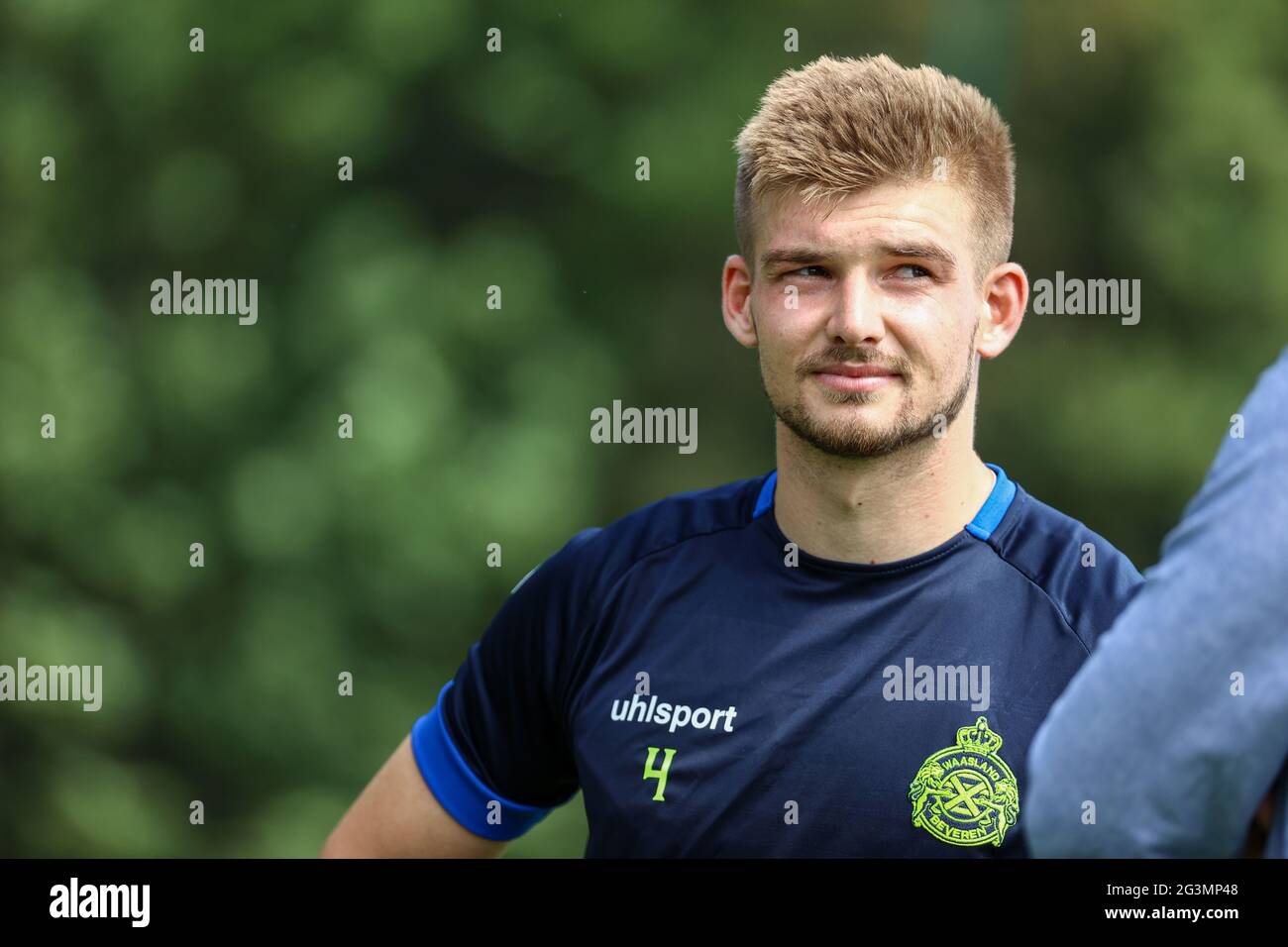 Georges Mandjeck di Waasland-Beveren ha ritratto durante la prima sessione di allenamento per la nuova stagione 2021-2022 del calzino di prima divisione della Jupiler Pro League Foto Stock