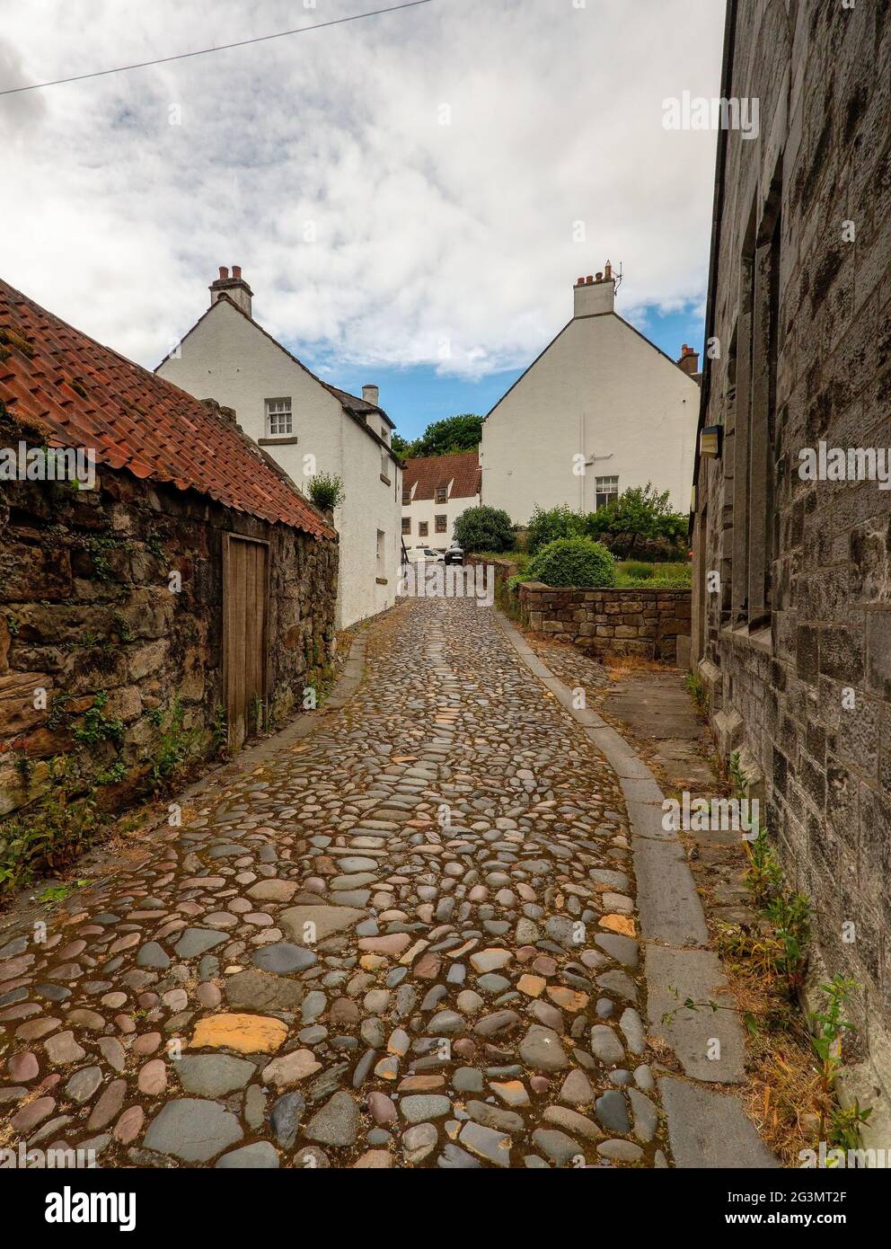 Side Street nello storico villaggio di Culross, Fife, Scozia, Regno Unito Foto Stock