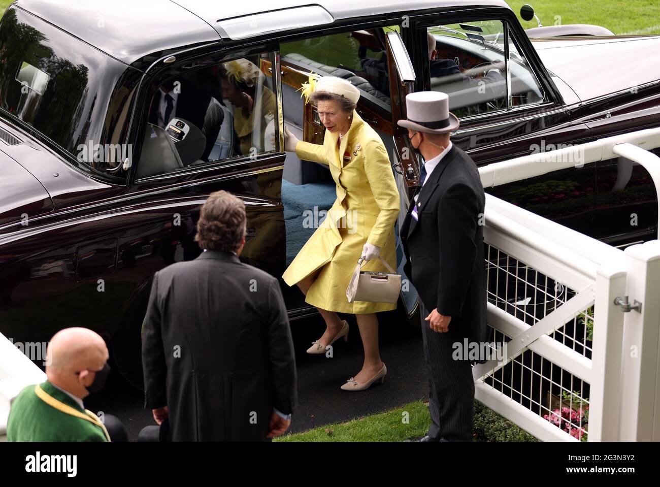 La principessa reale arriva per il terzo giorno di Ascot reale all'Ippodromo di Ascot. Data immagine: Giovedì 17 giugno 2021. Foto Stock