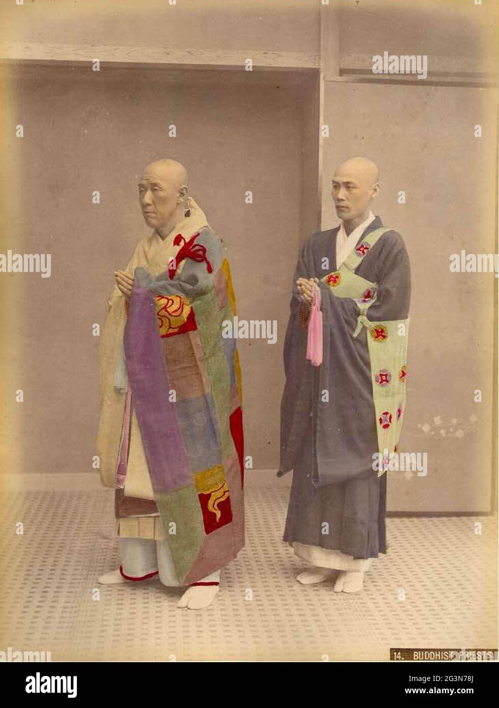 Fotografia vintage di Kusakabe Kimbei dal Vecchio Giappone - due sacerdoti buddisti Foto Stock