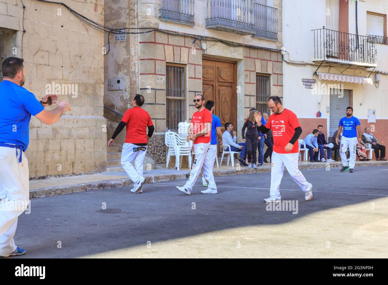 Persone che giocano pilota Valenciana, tradizionale gioco di squadra a Sella, regione di Valencia, Spagna Foto Stock