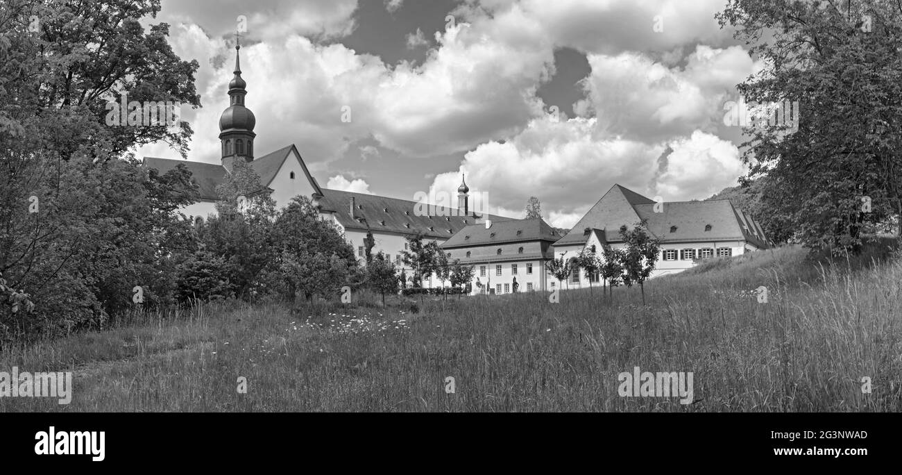 Il famoso monastero eberbach vicino eltville hesse germania in bianco e nero Foto Stock