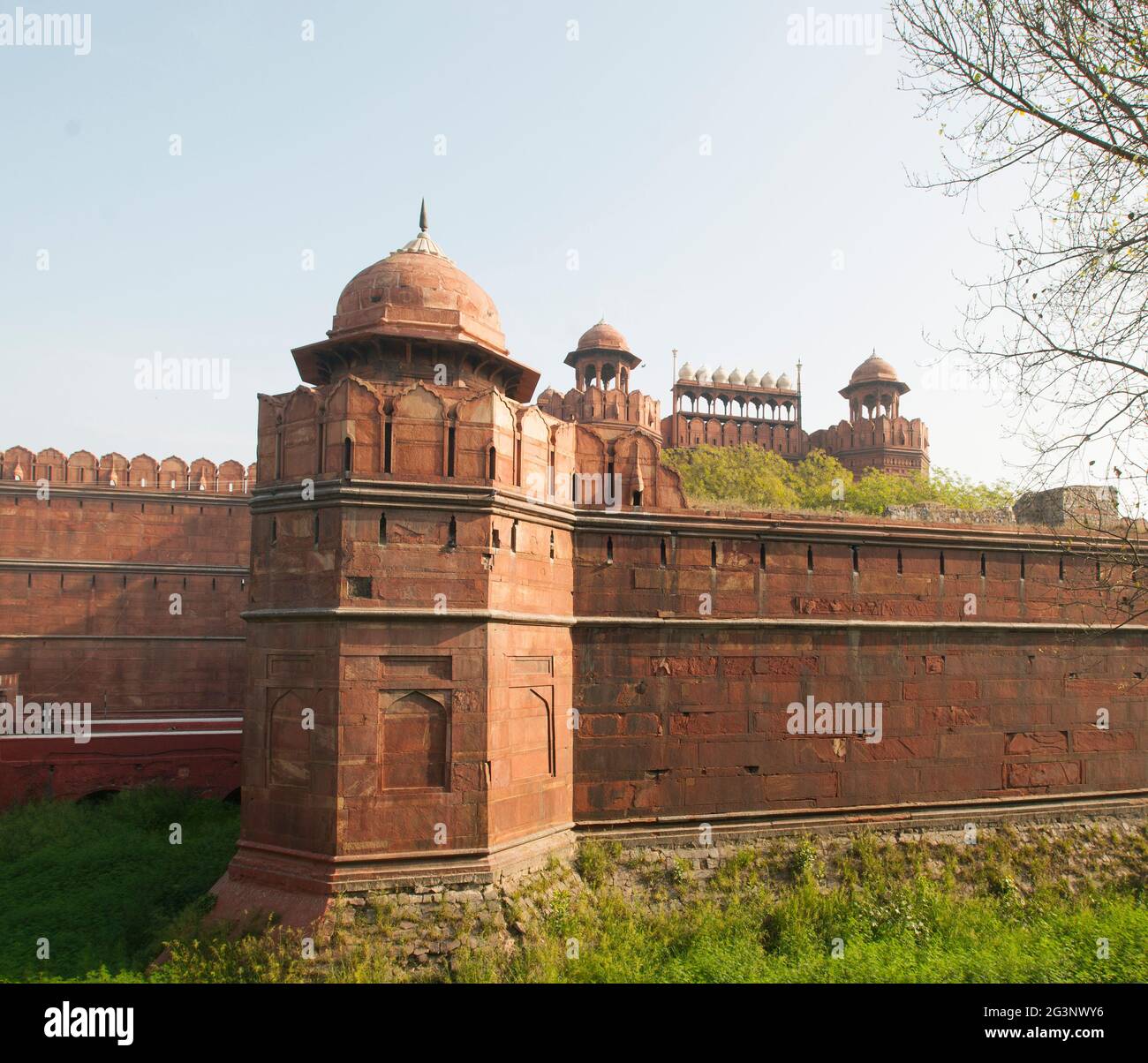 Red Fort, Delhi, India. Il forte ha ospitato i palazzi dell'imperatore Mughal Shah Jahan di Taj Mahal fama. Foto Stock