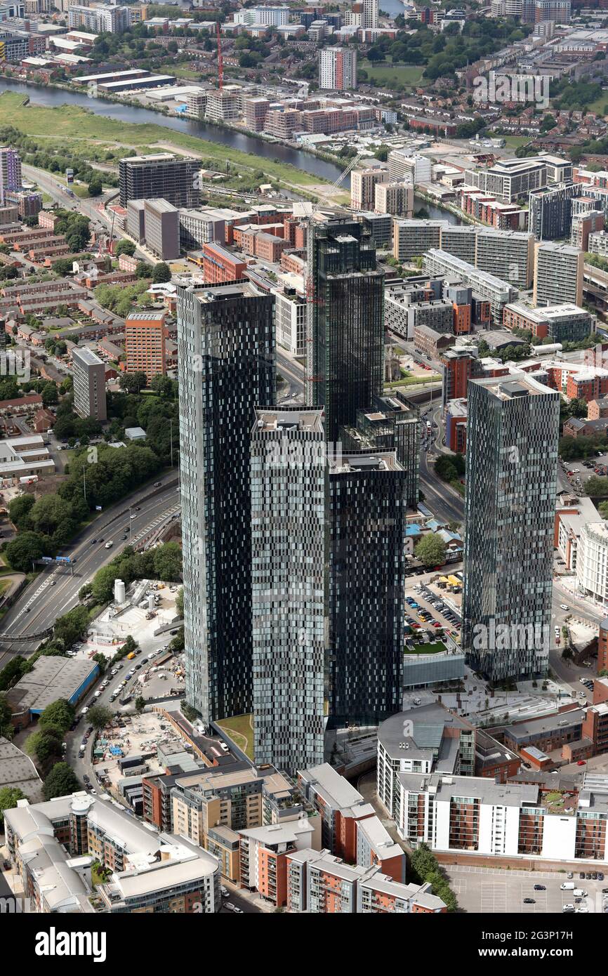 Vista aerea dello sviluppo dei grattacieli di Deansgate Square (Owen Street) nel centro di Manchester Foto Stock