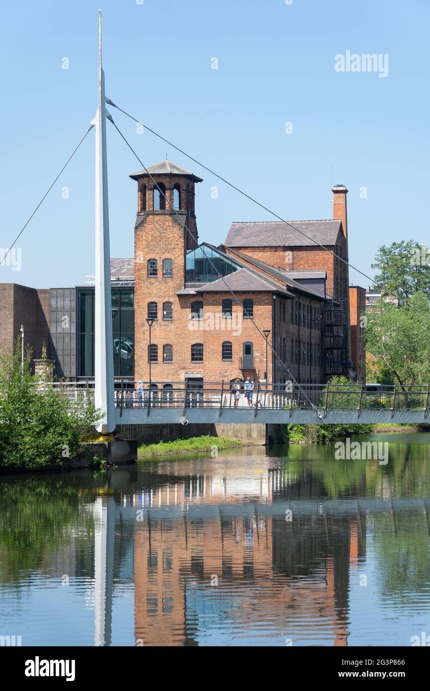 Il Museo di fare a Derby Silk Mill sul fiume Derwent, Riverside, Derby, Derbyshire, Inghilterra, Regno Unito Foto Stock