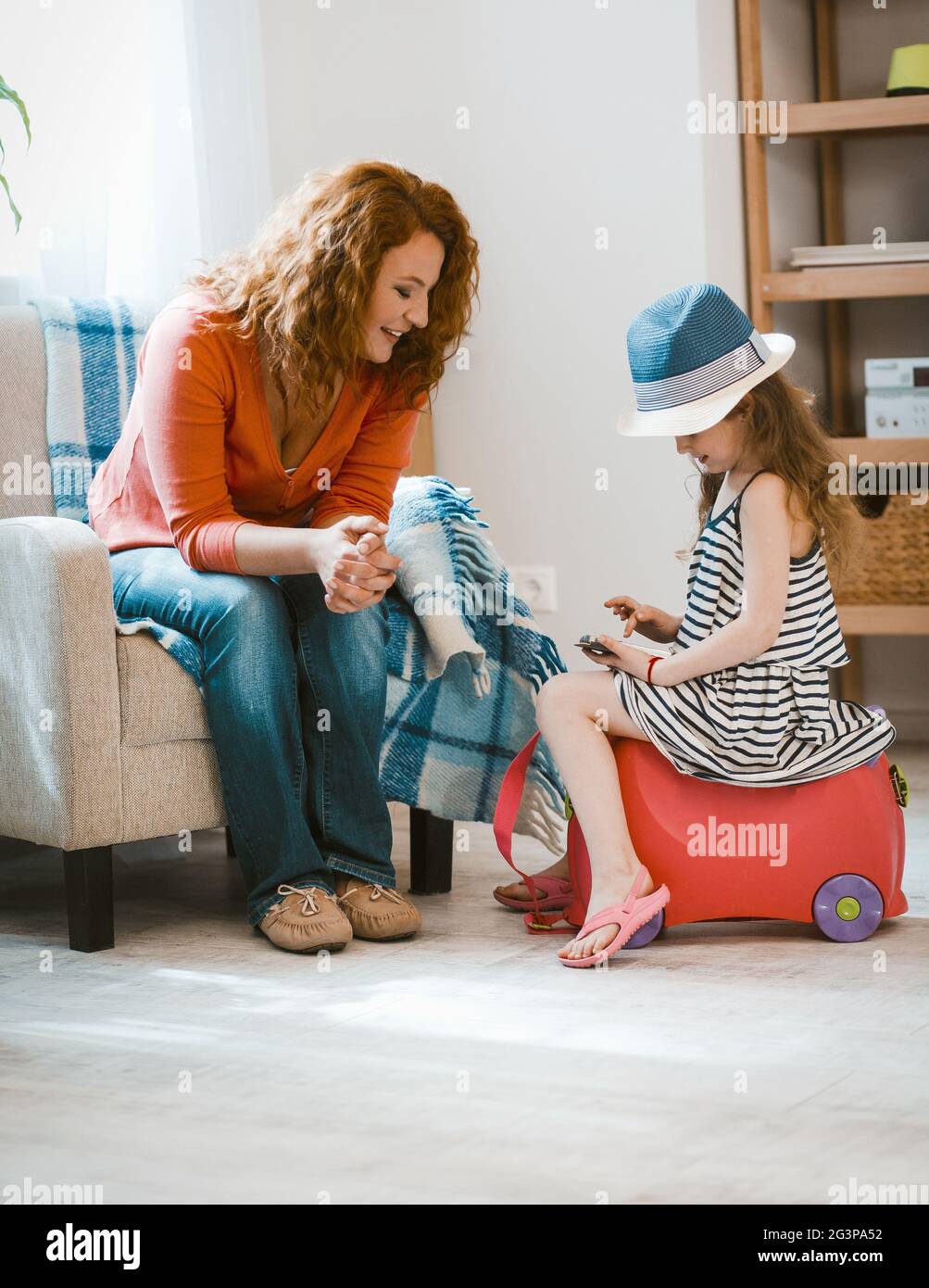 Mamma e figlia in vacanza. Foto Stock