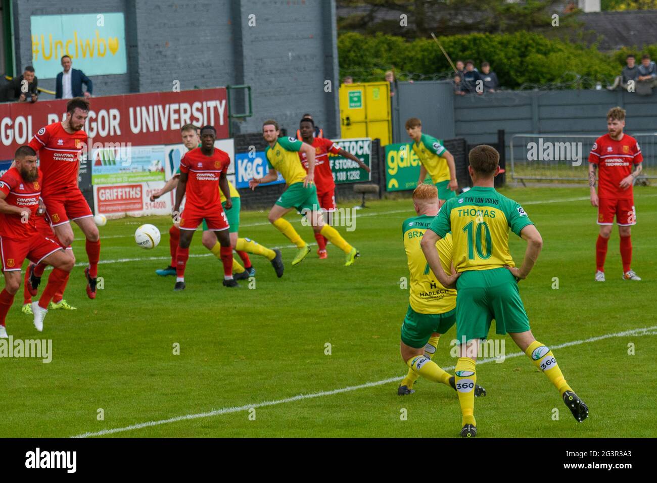 Caernarfon, Galles 29 maggio 2021. JD Cymru Premier UEFA Europa Conference League play-off finale tra Caernarfon Town e Newtown AFC. Foto Stock