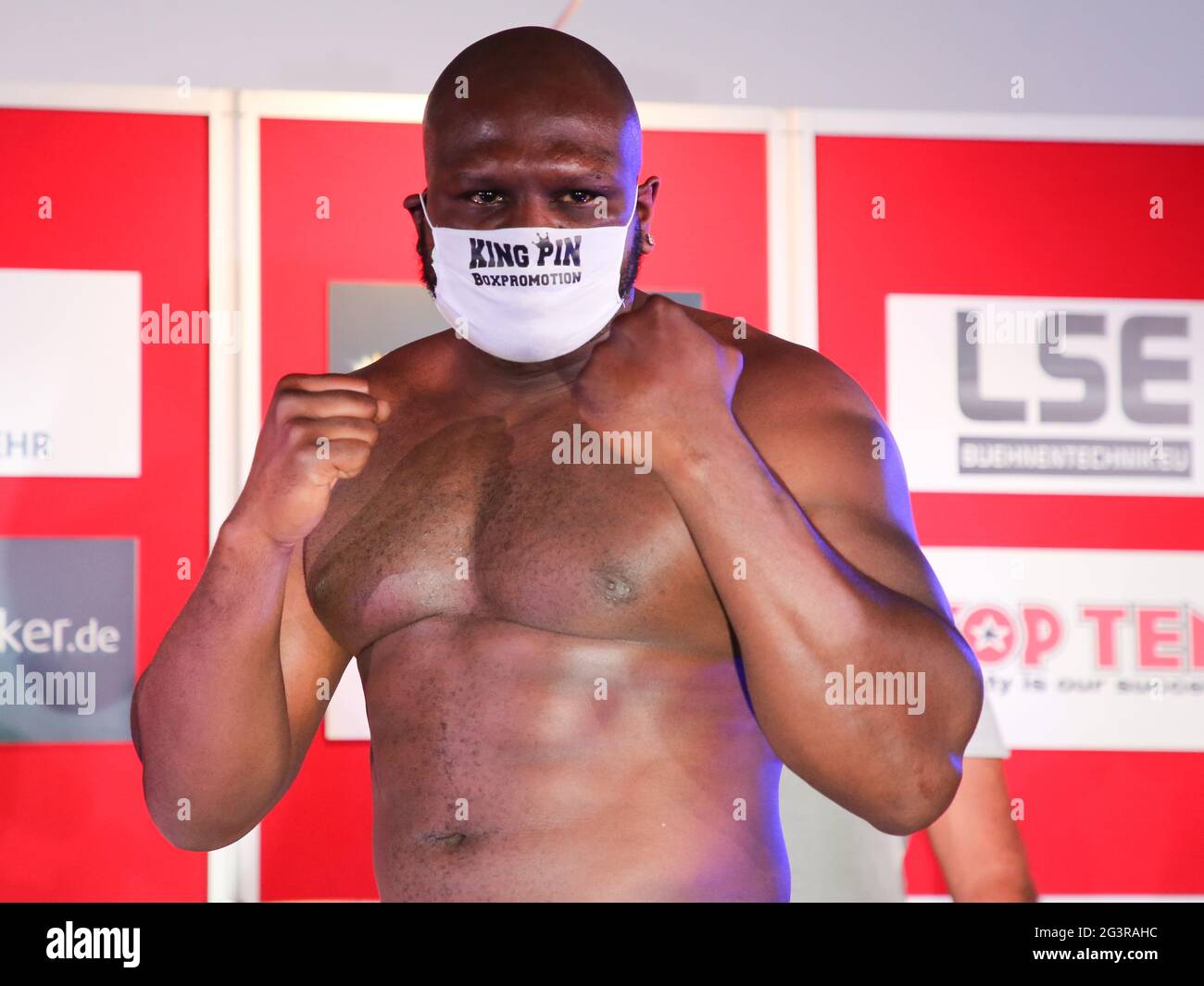 Il pugile americano Kevin Johnson prima del SES Boxing Gala il 08/22/2020 a Magdeburg Foto Stock