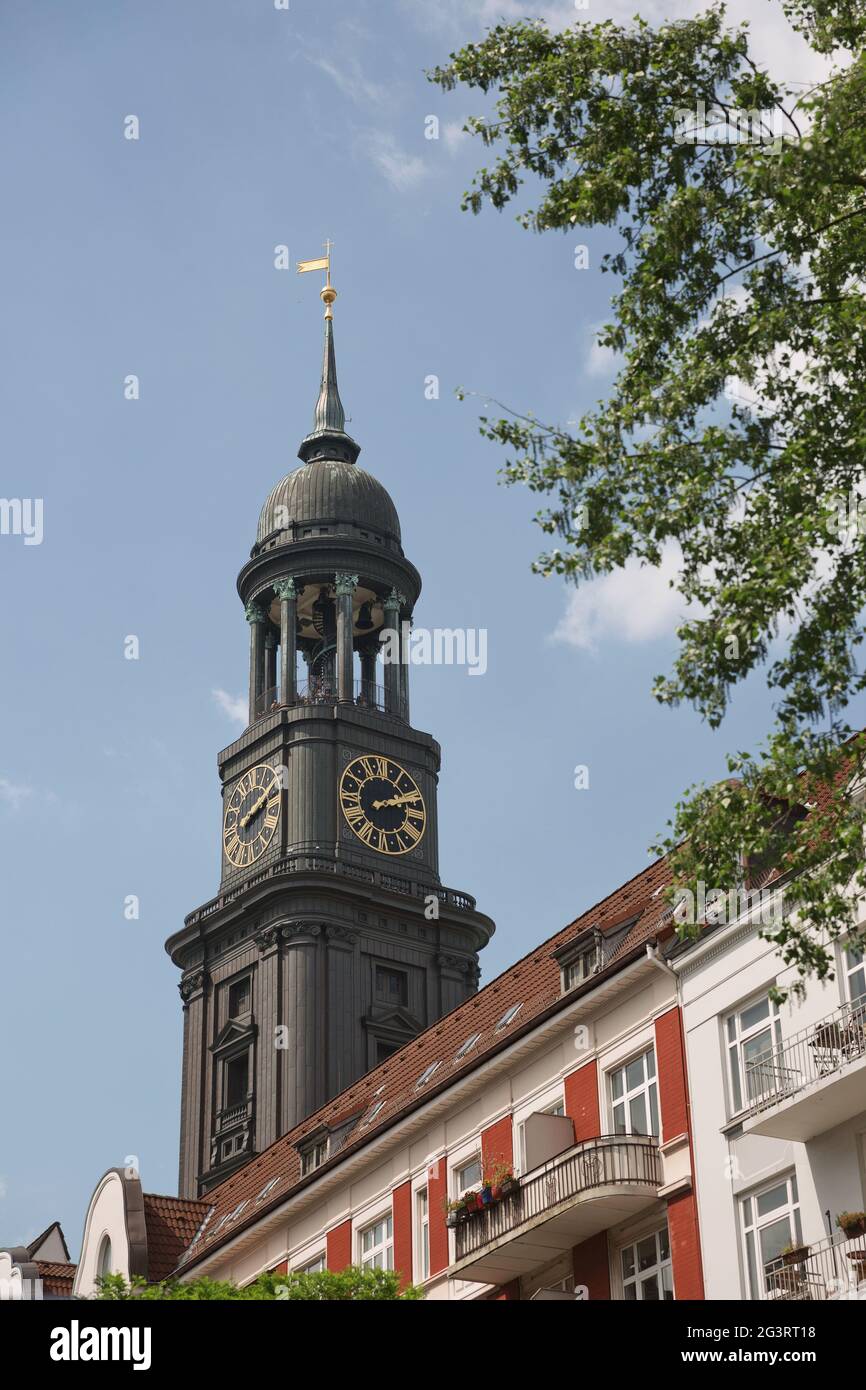 La Chiesa di San Michele ad Amburgo (in tedesco: Hauptkirche Sankt Michaelis, chiamata colloquialmente Michel) è una delle chiese di Amburgo Foto Stock