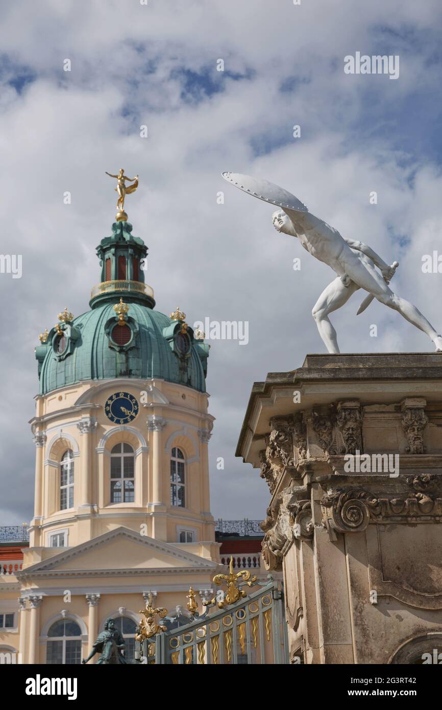 Il castello di Charlottenburg è il più grande palazzo di Berlino in Germania e l'unica residenza reale sopravvissuta della città Foto Stock