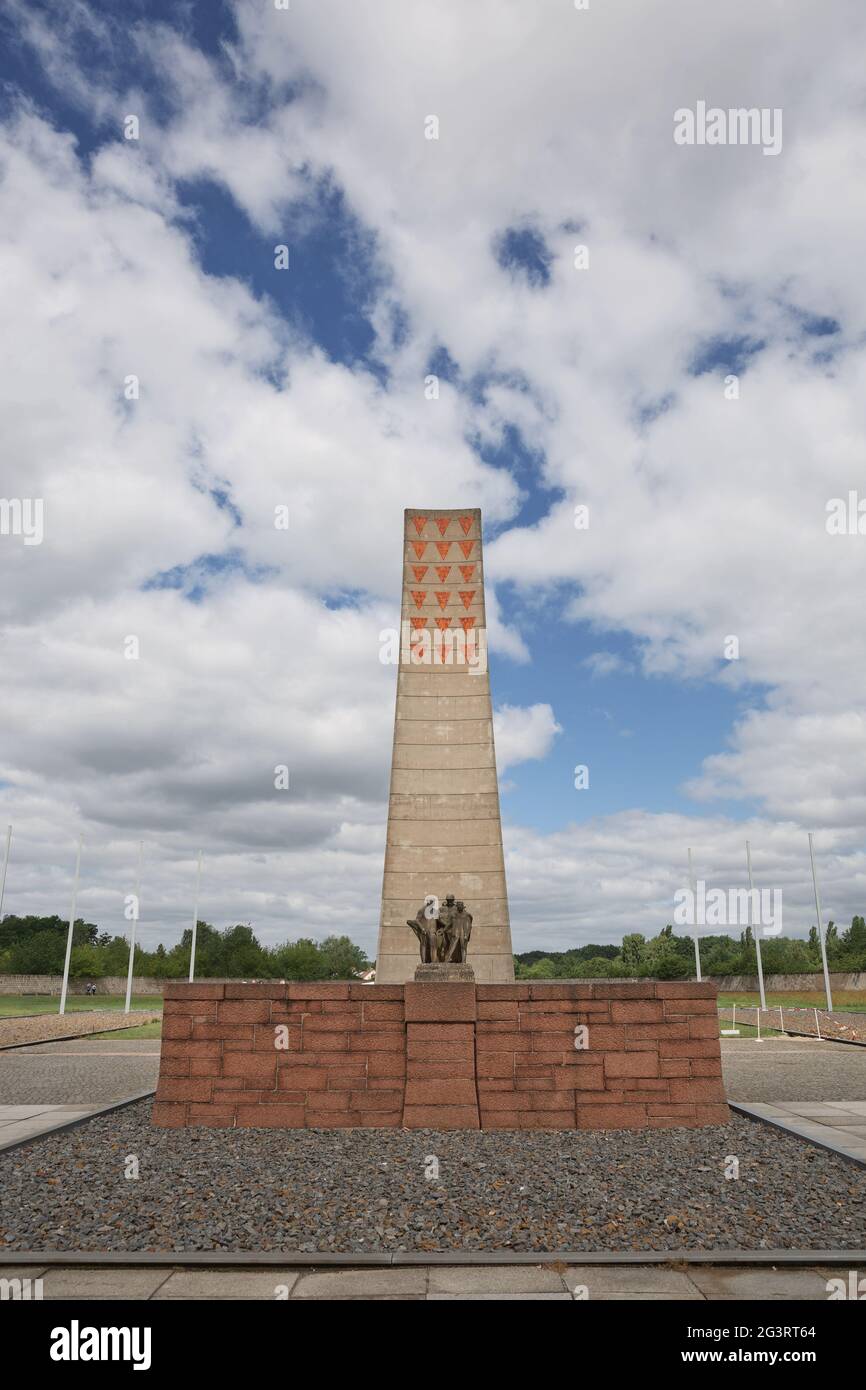 Sachsenhausen Monument-National Memorial GDR ha messo in memoria 1961 prigionieri che sono morti in questo campo di concentramento nazista 1936 a. Foto Stock