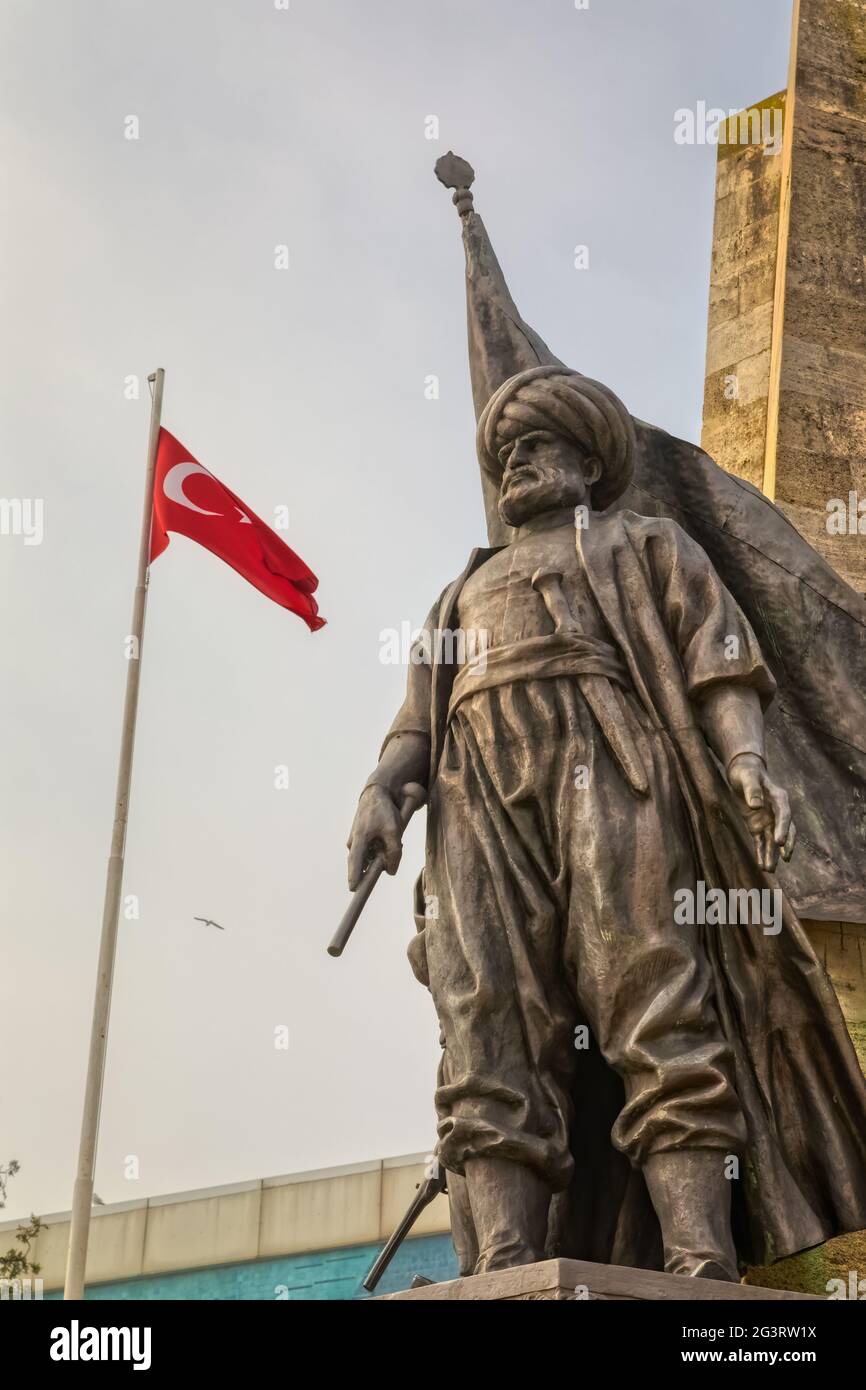 Statua di Istanbul del Barbarossa Hayreddin Pasha in Besiktas Foto Stock