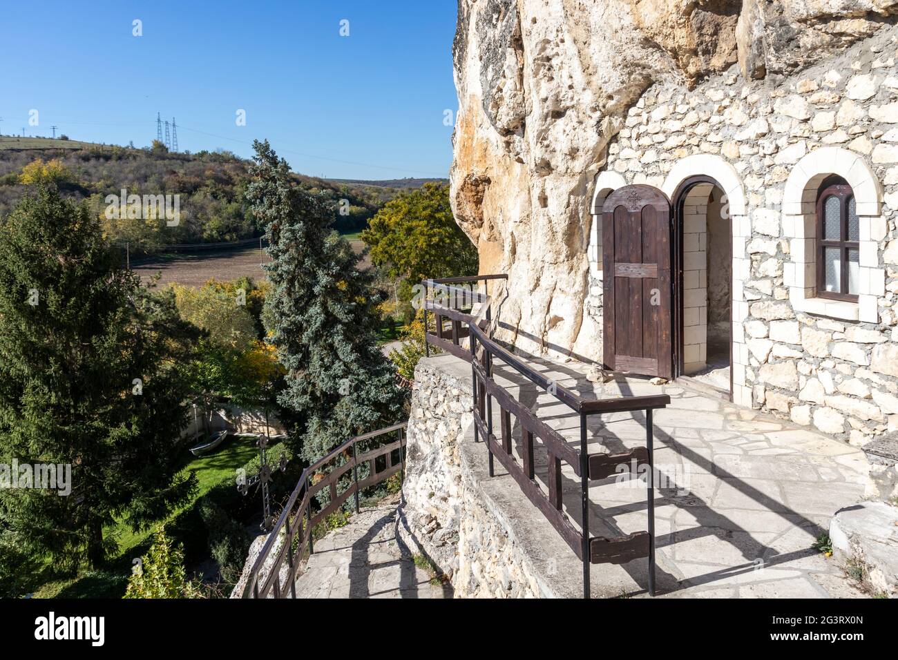 Monastero medievale di roccia di Basarbovo dedicato a San Dimitar Basarbowski, Ruse Regione, Bulgaria Foto Stock