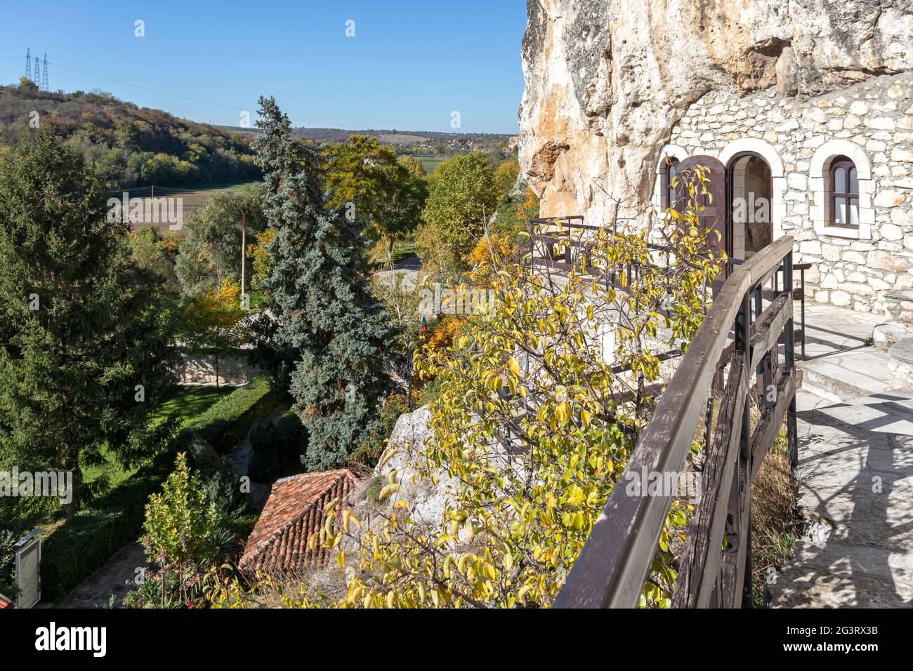 Monastero medievale di roccia di Basarbovo dedicato a San Dimitar Basarbowski, Ruse Regione, Bulgaria Foto Stock