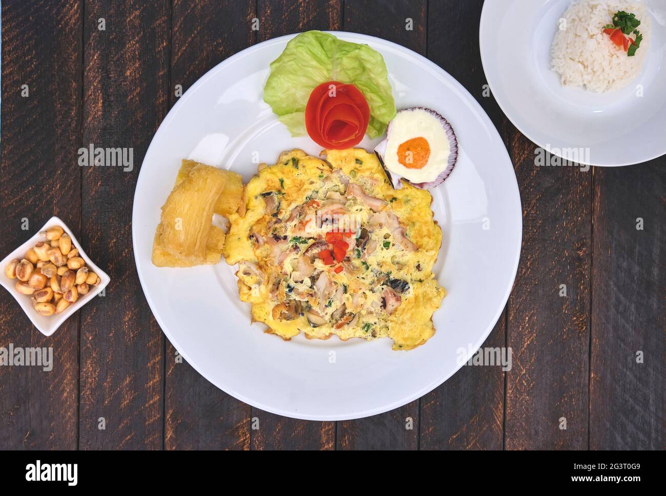 Cibo peruviano, omelette di pesce 'tortilla de mariscos', fuoco selettivo Foto Stock