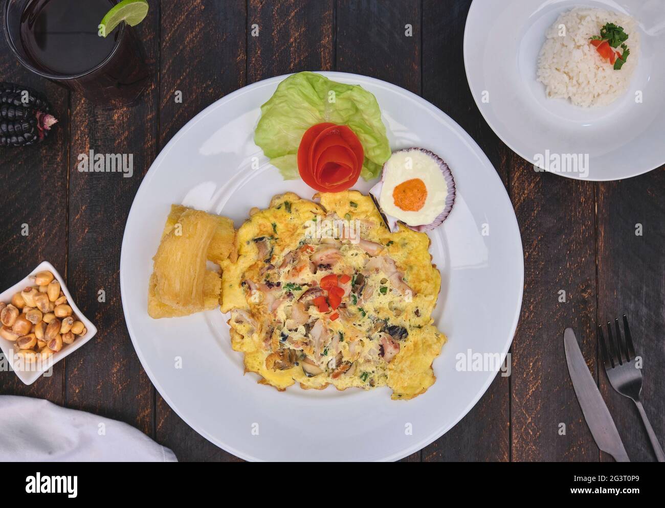 Cibo peruviano, omelette di pesce 'tortilla de mariscos', fuoco selettivo Foto Stock
