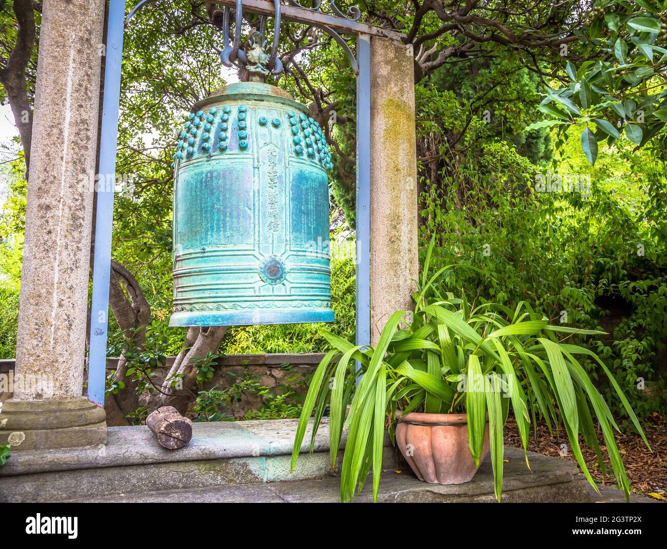 Vecchia campana giapponese finemente realizzata in bronzo Foto Stock