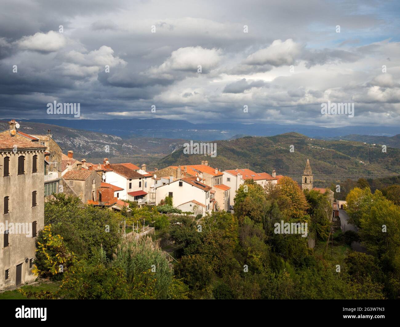 Vista di Motovun in istria Croazia Foto Stock