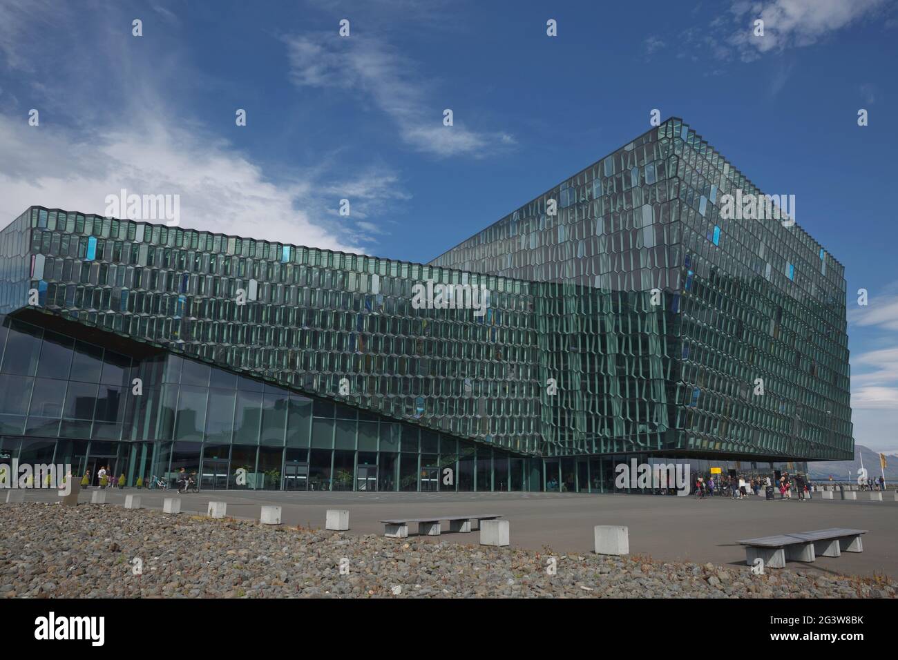 La premiata sala concerti Harpa e il Centro Congressi di Reykjavik in Islanda Foto Stock