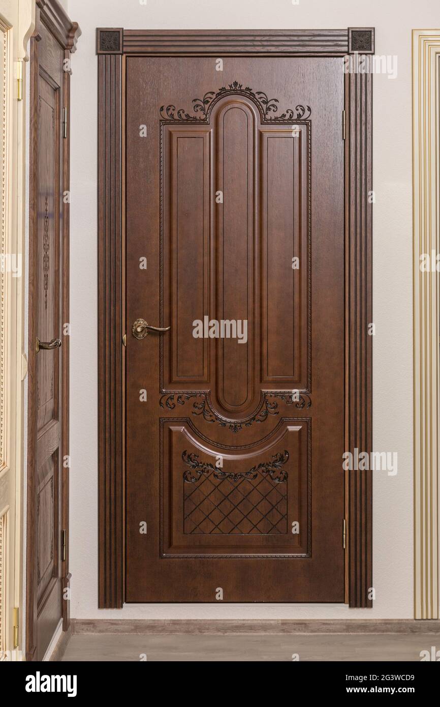 Clip di alta qualità - porta per interni di design. Porte in plastica e legno in stile moderno. Porta wi Foto Stock