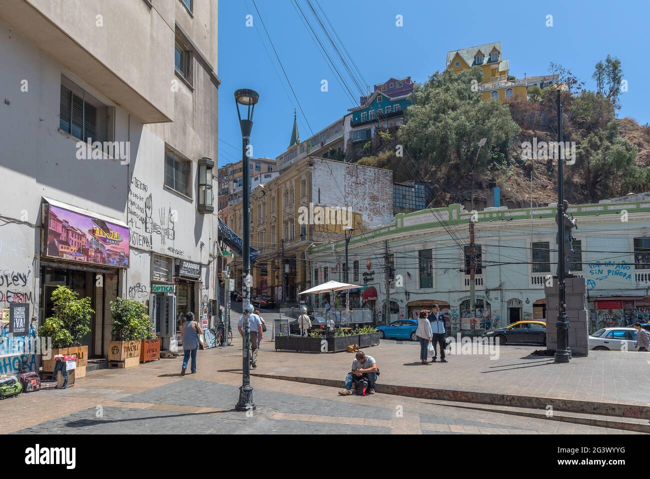 Vista sulla Plaza Anibal Pinto Square a Valparaiso, Cile Foto Stock