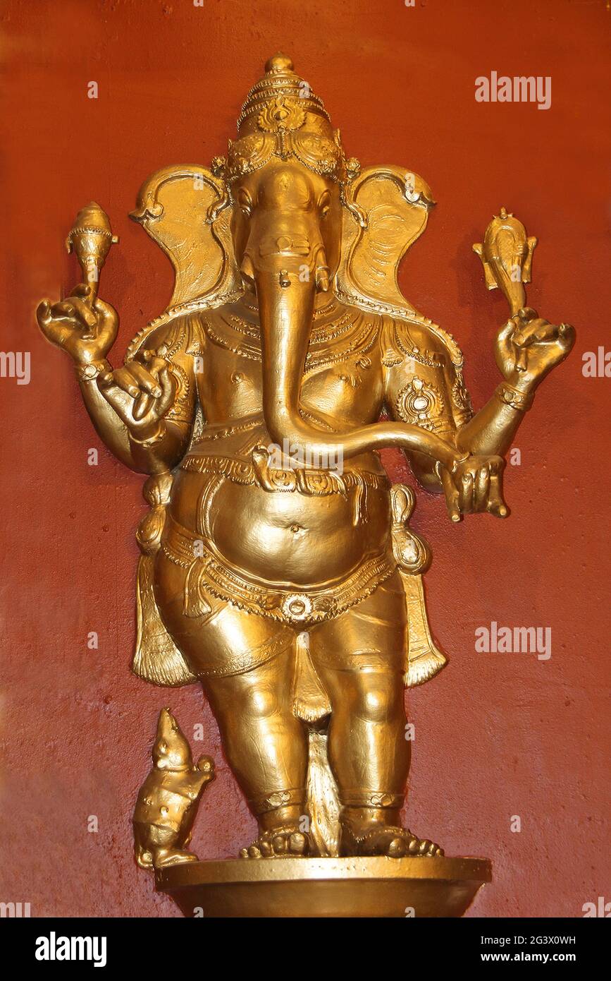 Idol di Ganesha in piedi Foto Stock