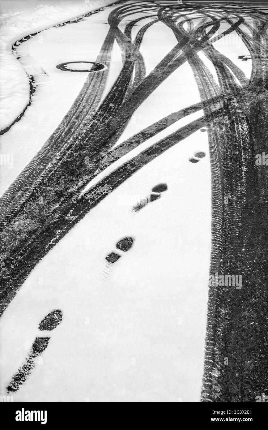 Tracce nella neve Foto Stock