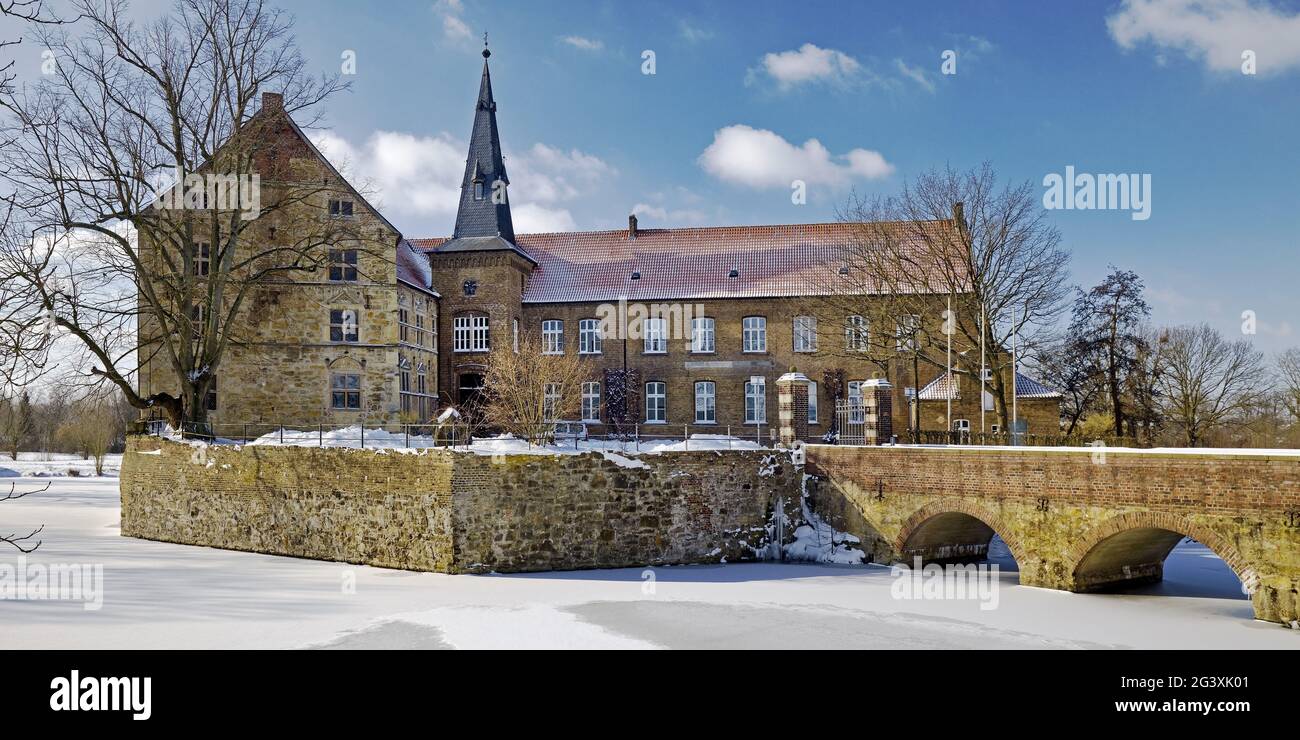Luedinghausen Castle in inverno, Luedinghausen, Muensterland, Renania Settentrionale-Vestfalia, Germania, Europa Foto Stock