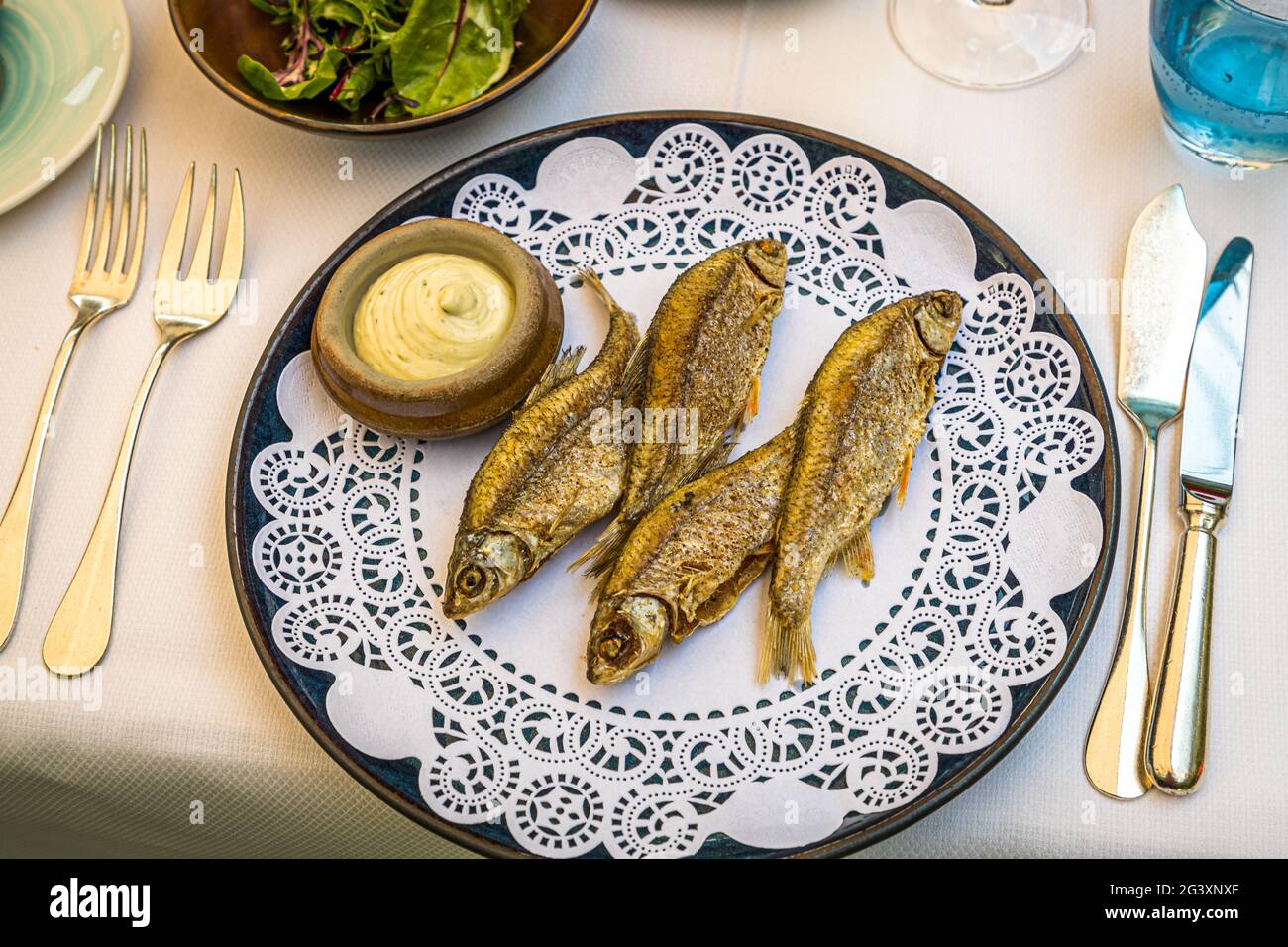 Piatto con pesce fritto della Mosella Foto Stock