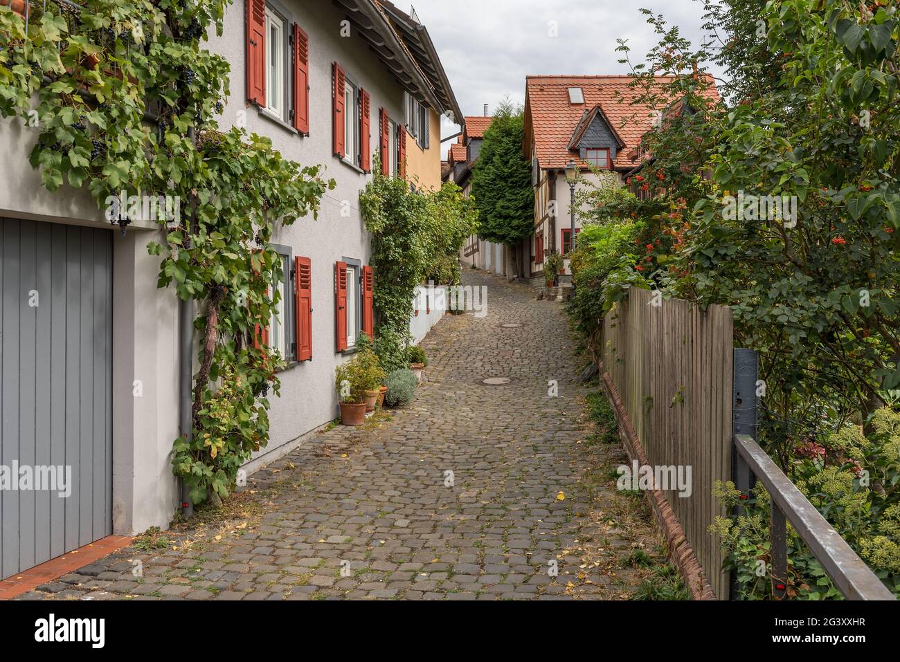 Piccola strada nel centro storico di Kronberg im Taunus, Assia, Germania Foto Stock