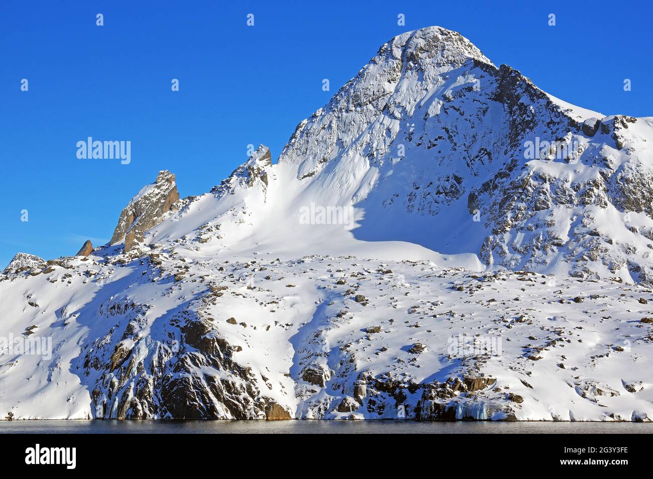 Bellezza quasi incontaminata lungo la costa occidentale verdana Foto Stock