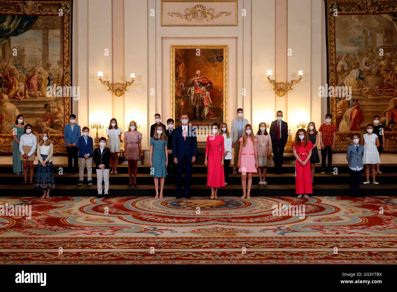 Madrid, Madrid, Spagna. 18 Giugno 2021. Re Felipe VI di Spagna, Regina Letizia di Spagna, Principessa ereditaria Leonor, Principessa Sofia partecipa al Premio consegna 'Ordine del merito civile' al Palazzo reale il 18 giugno 2021 a Madrid, Spagna Credit: Jack Abuin/ZUMA Wire/Alamy Live News Foto Stock