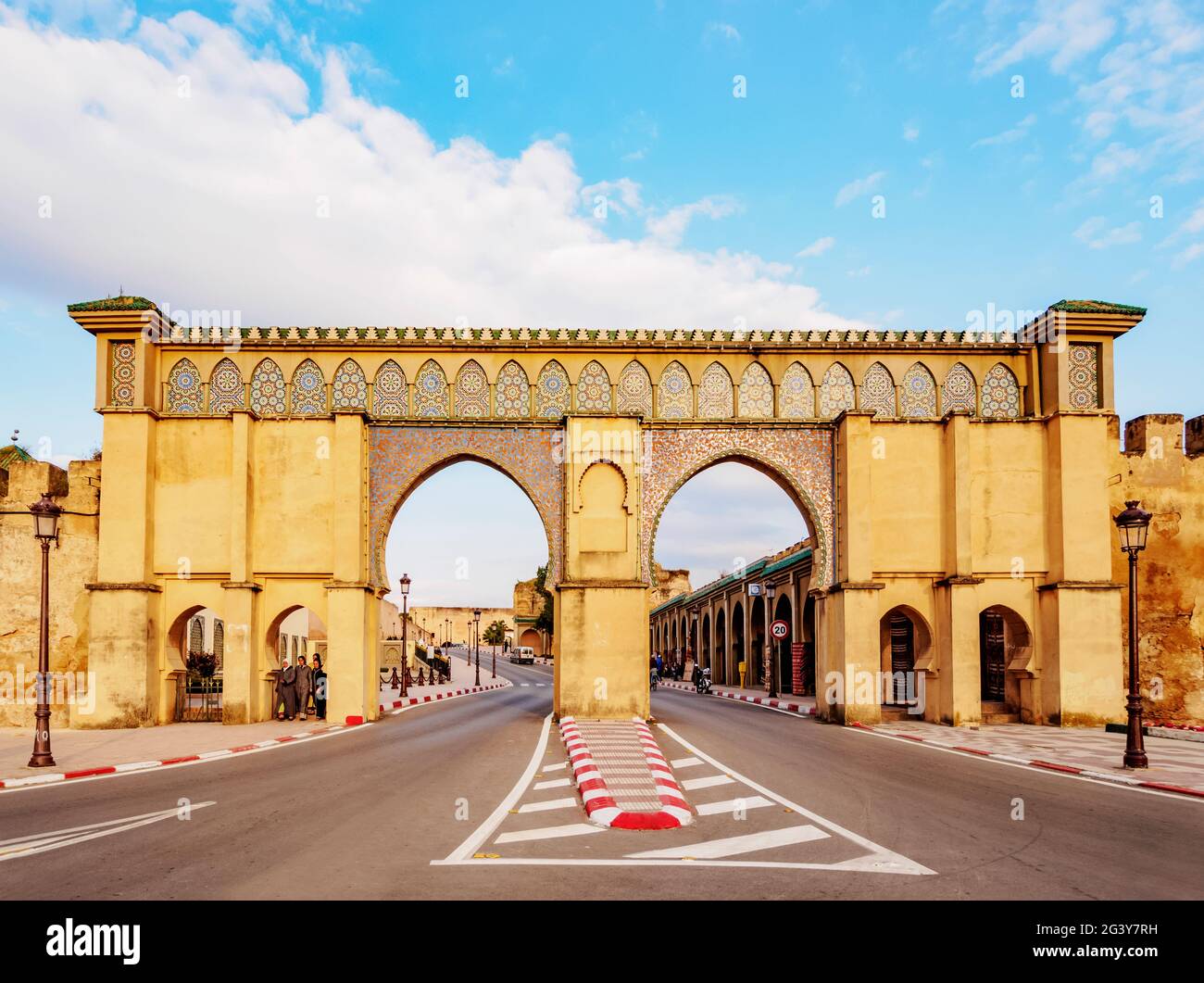 Porta del Mausoleo di Moulay Ismail, Meknes, regione di Fez-Meknes, Marocco Foto Stock