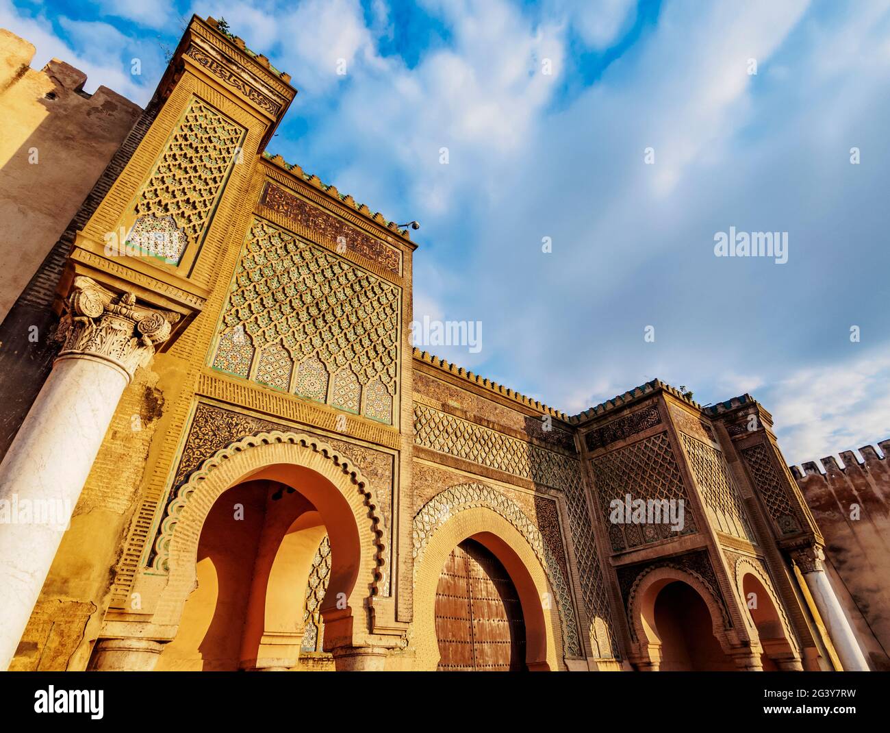 Bab Mansur o Bab Mansour, porta della Medina Vecchia, Meknes, Fez-Meknes Regione, Marocco Foto Stock