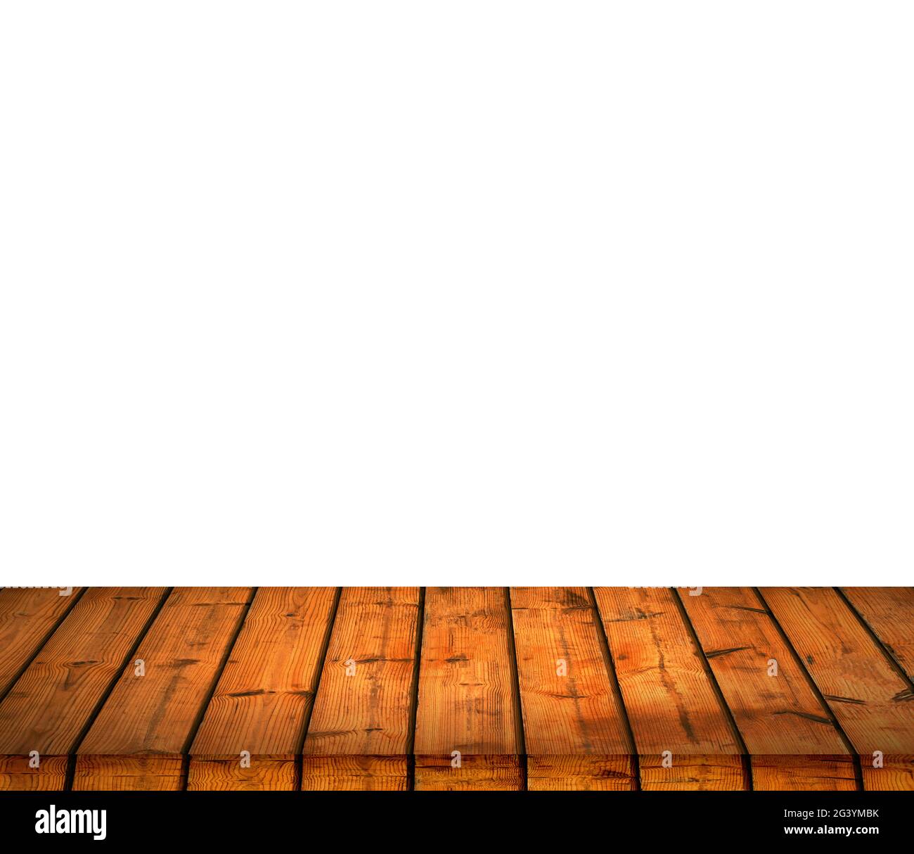Tavolo vuoto in legno in un giardino estivo soleggiato per il posizionamento del prodotto o montaggio con messa a fuoco al piano del tavolo nel foregroun Foto Stock