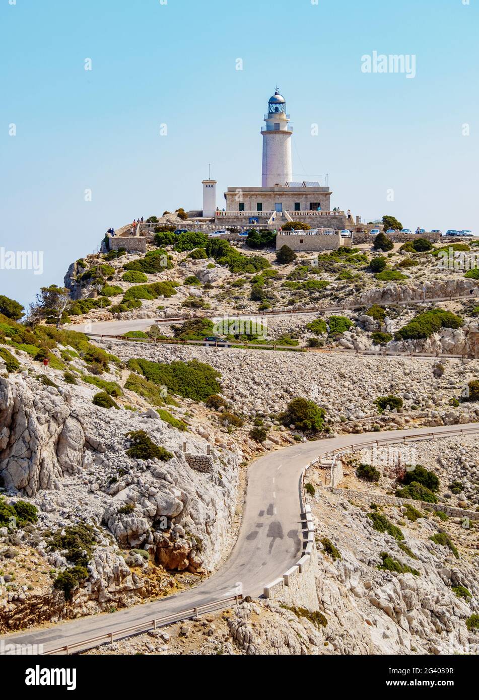 Faro far de Formentor nella Penisola di Formentor, Cap de Formentor, Maiorca o Maiorca, Isole Baleari, Spagna Foto Stock