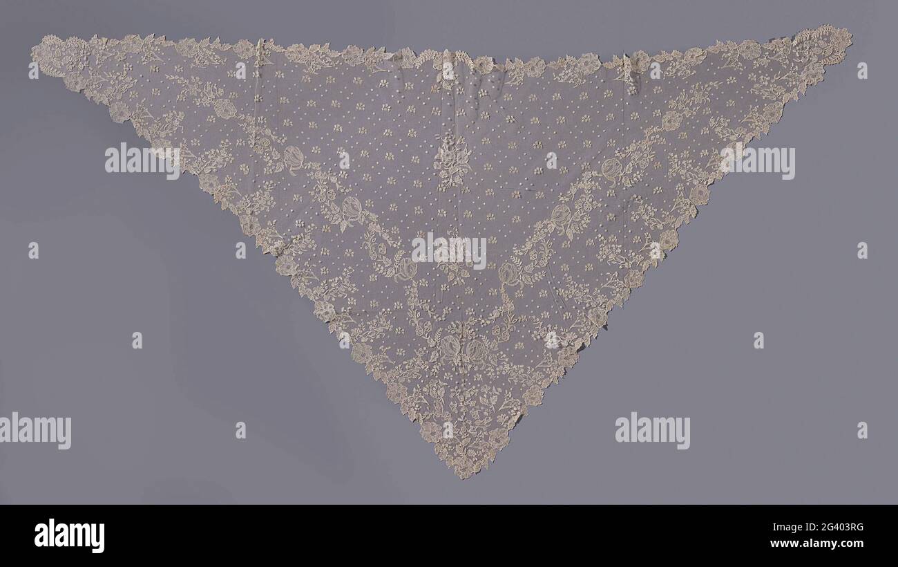 Sciarpa triangolare immagini e fotografie stock ad alta risoluzione - Alamy
